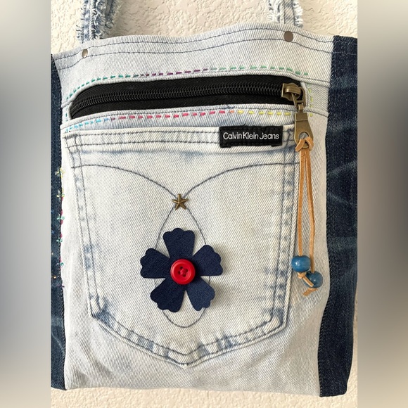 Denim Patchwork & Sachiko hand embroidery, Shoulder Bag - Upcycled Jeans - Picture 11 of 12